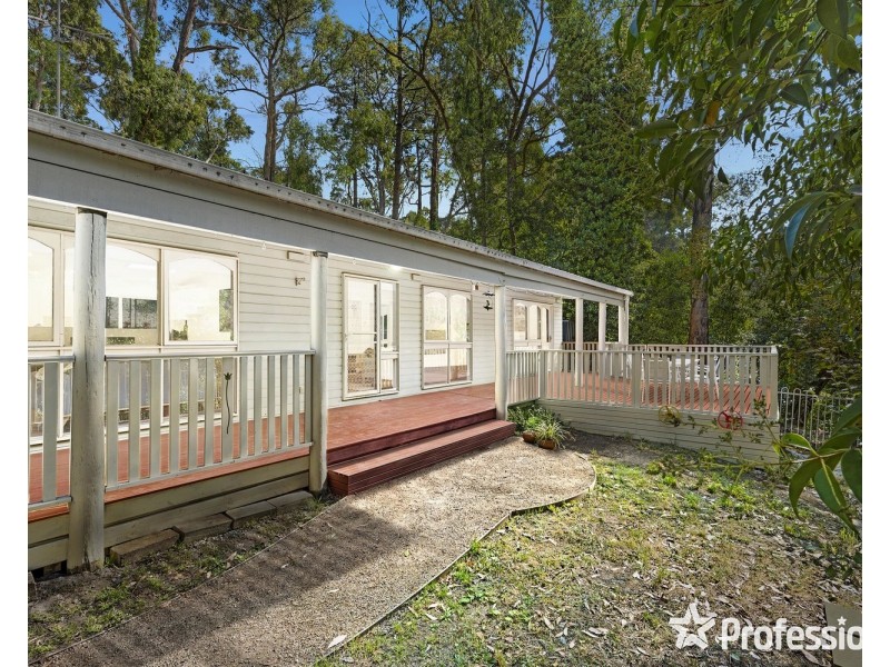 16 Joy Avenue, Mount Evelyn VIC 3796