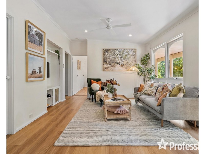 16 Joy Avenue, Mount Evelyn VIC 3796