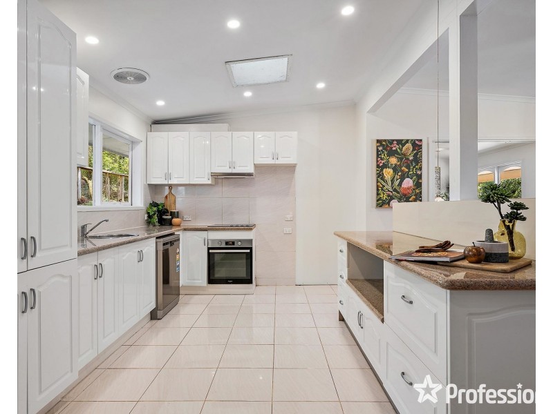 16 Joy Avenue, Mount Evelyn VIC 3796