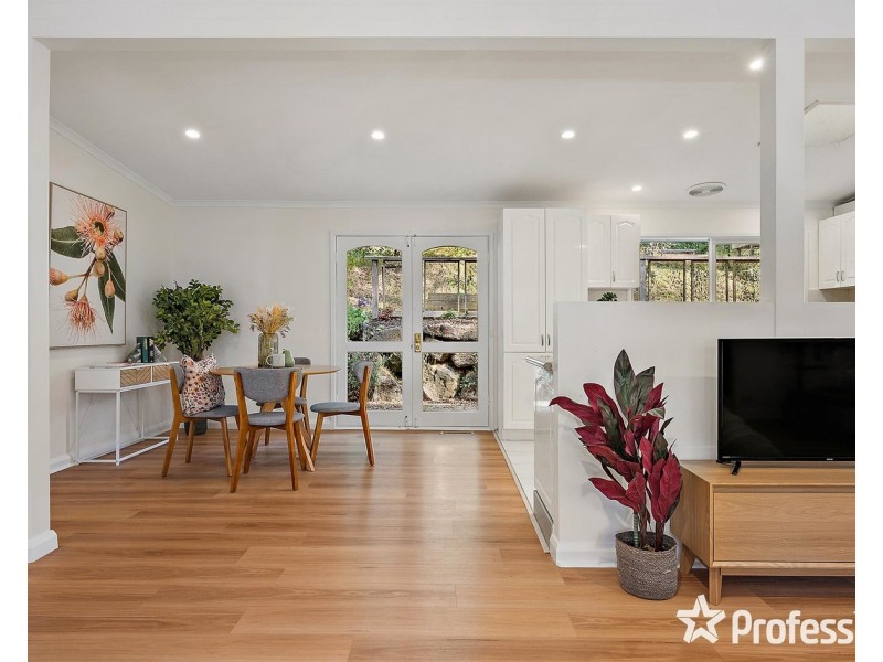 16 Joy Avenue, Mount Evelyn VIC 3796