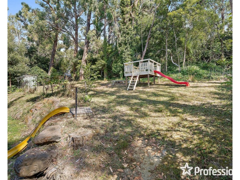 16 Joy Avenue, Mount Evelyn VIC 3796