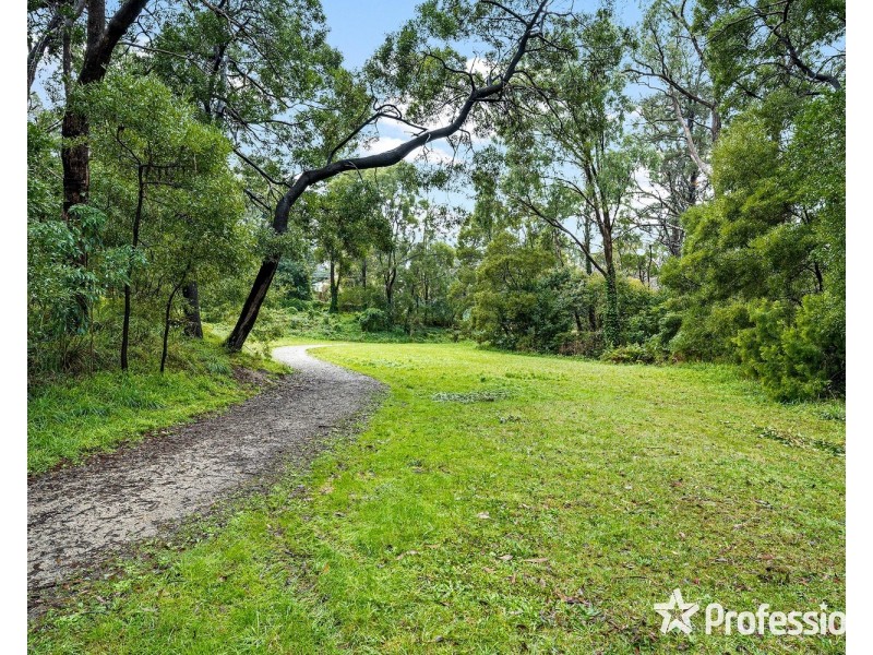 16 Joy Avenue, Mount Evelyn VIC 3796