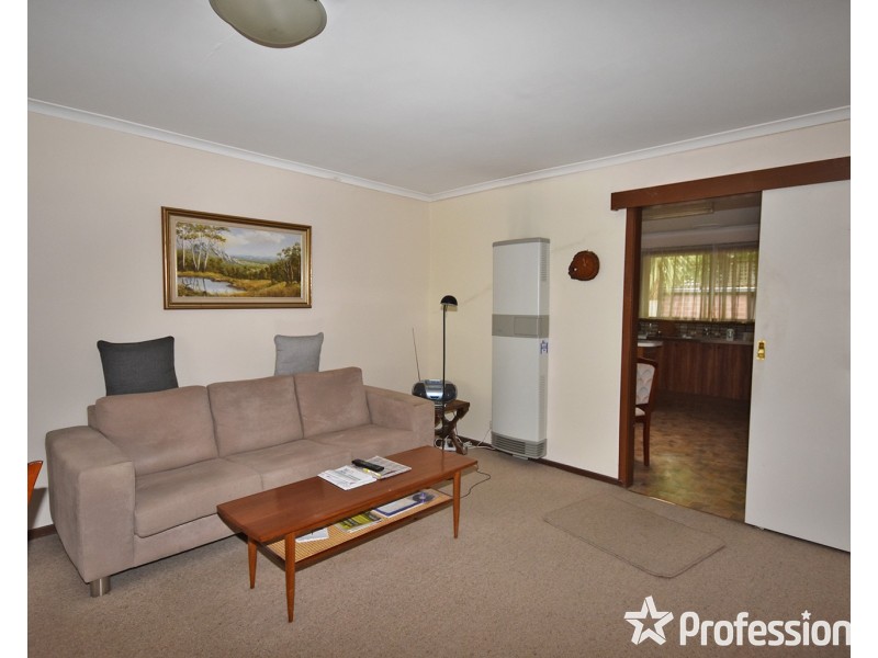 2/73 Hewish Road, Croydon VIC 3136