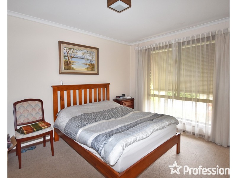 2/73 Hewish Road, Croydon VIC 3136