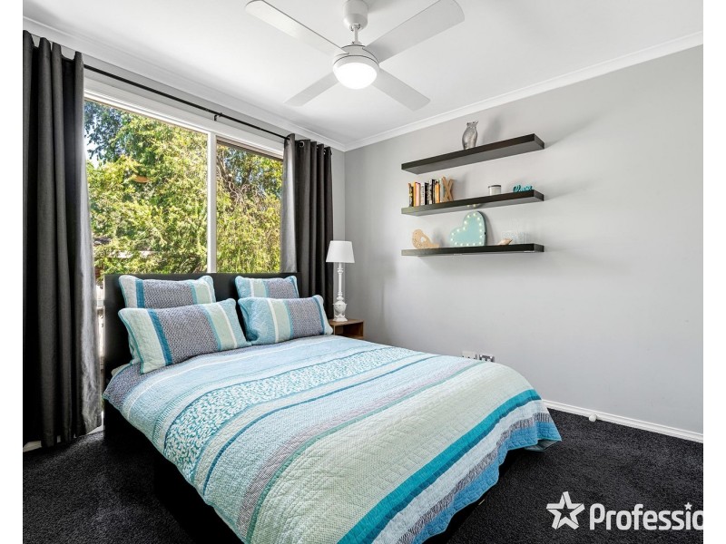 16 Blue Ridge Drive, Mooroolbark VIC 3138