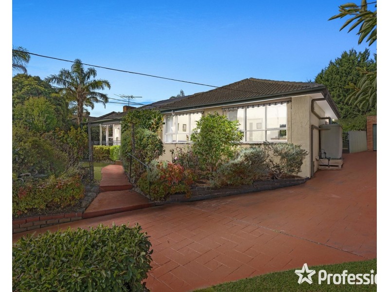 28 Esther Crescent, Mooroolbark VIC 3138