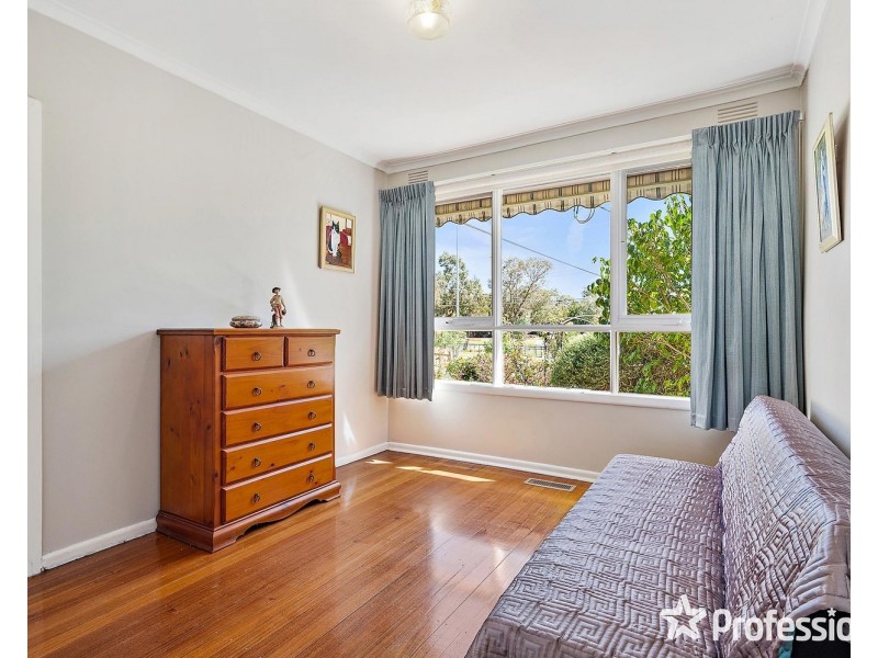 28 Esther Crescent, Mooroolbark VIC 3138