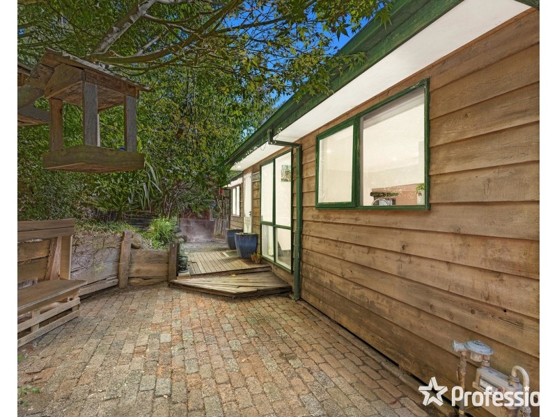 13 Outlook Drive, Kalorama VIC 3766