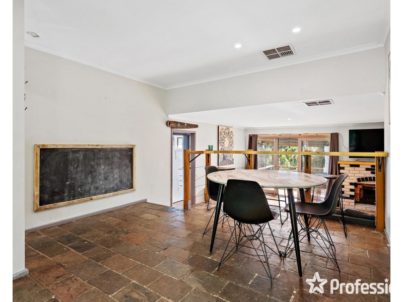 13 Outlook Drive, Kalorama VIC 3766