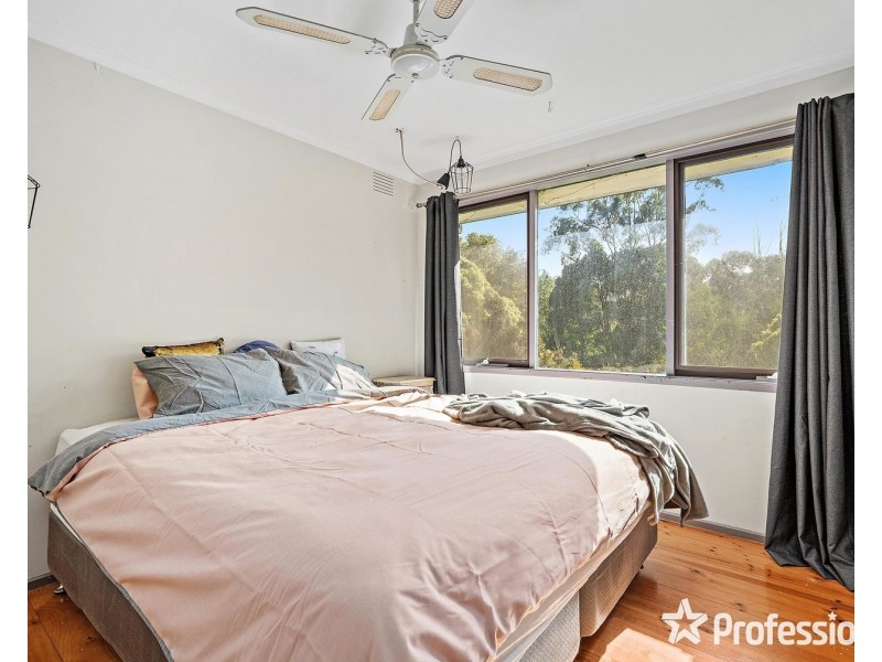 13 Outlook Drive, Kalorama VIC 3766