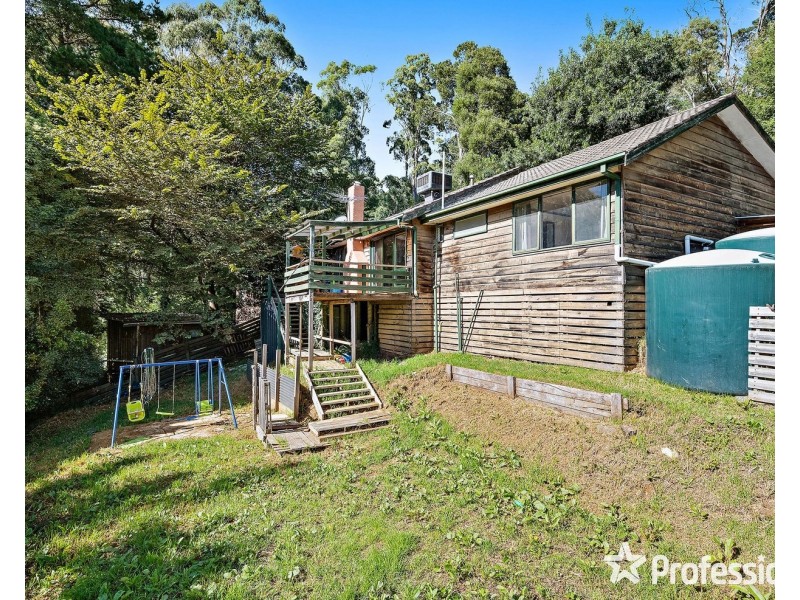 13 Outlook Drive, Kalorama VIC 3766