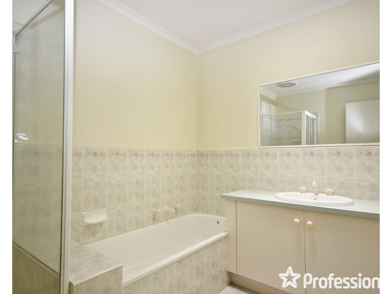11/108 Sherlock Road, Mooroolbark VIC 3138