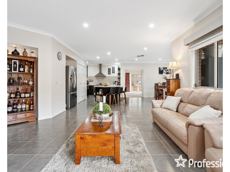 41 Tudor Drive, Mooroolbark VIC 3138