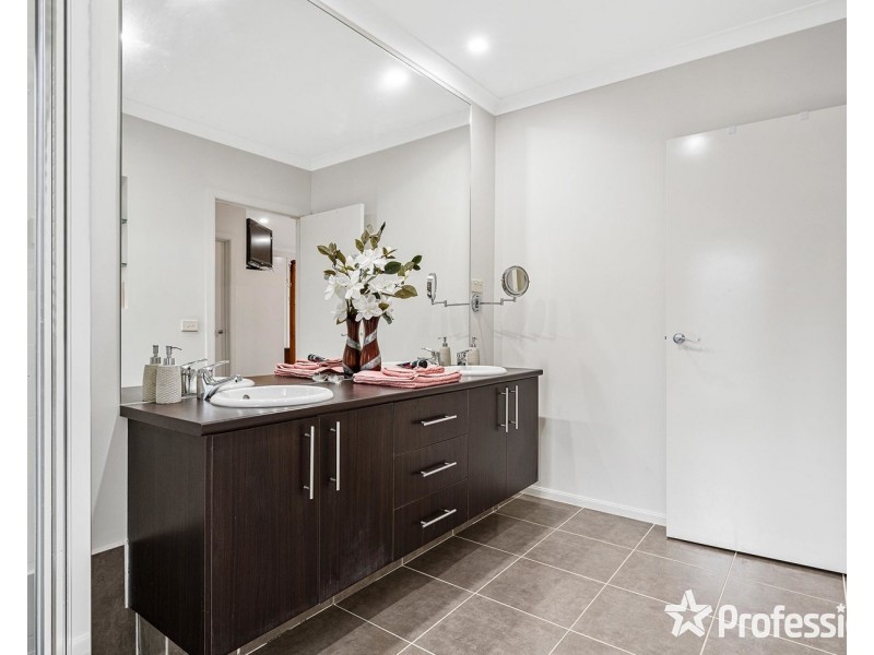 41 Tudor Drive, Mooroolbark VIC 3138