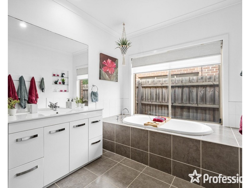 41 Tudor Drive, Mooroolbark VIC 3138