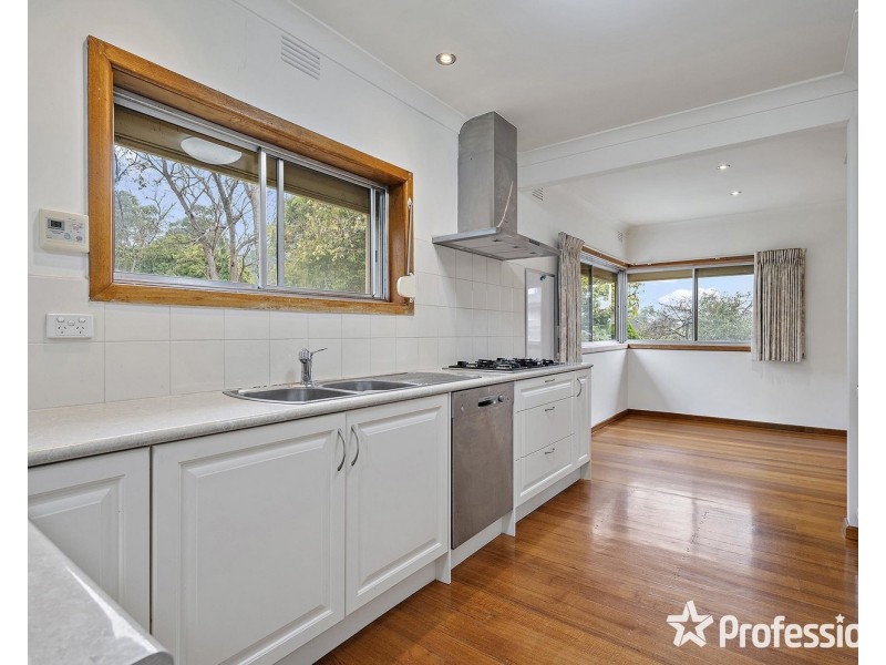 8 Caroline Street, Kilsyth VIC 3137