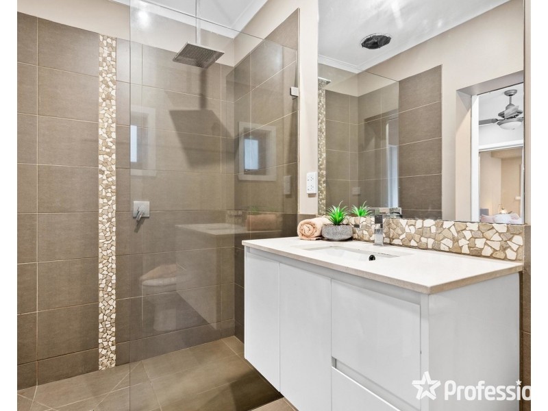 4/7 Russo Place, Kilsyth VIC 3137