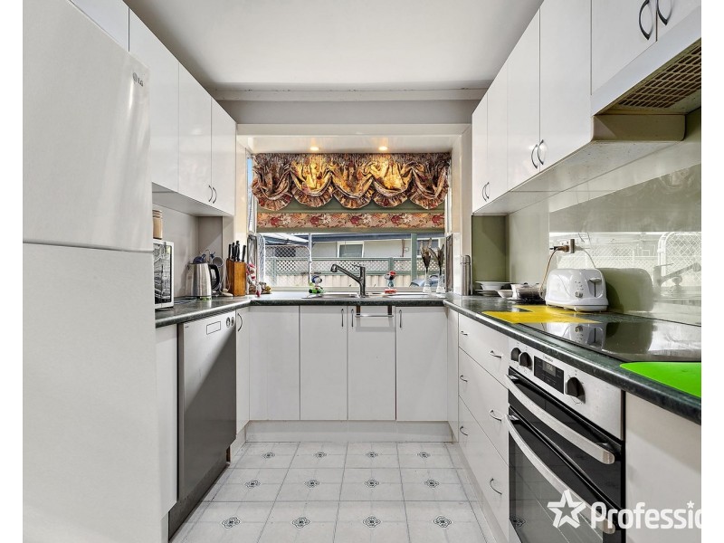 10 Tinarra Court, Kilsyth VIC 3137