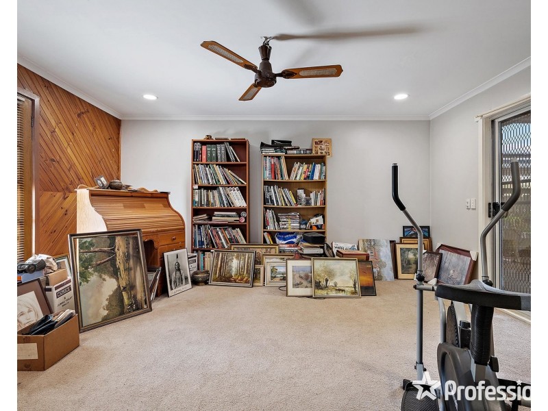 10 Tinarra Court, Kilsyth VIC 3137