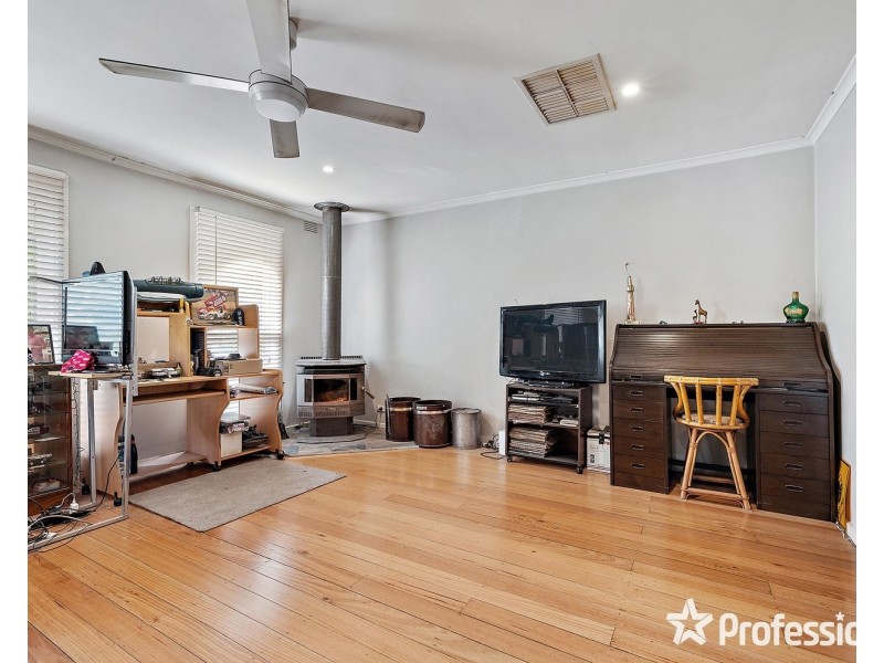 10 Tinarra Court, Kilsyth VIC 3137