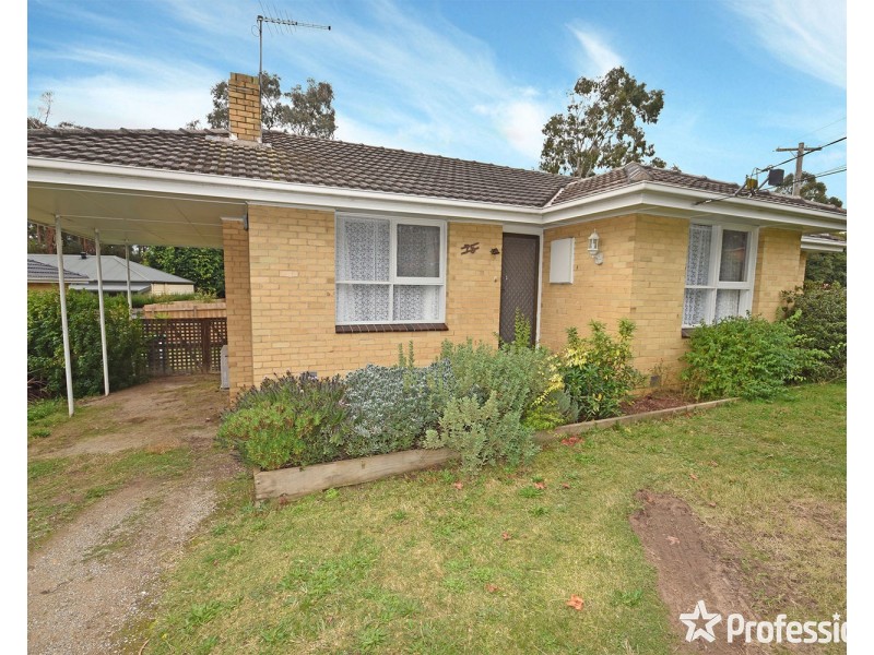 75 Dryden Concourse, Mooroolbark VIC 3138