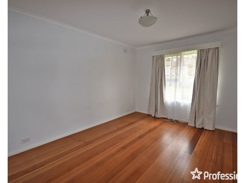75 Dryden Concourse, Mooroolbark VIC 3138