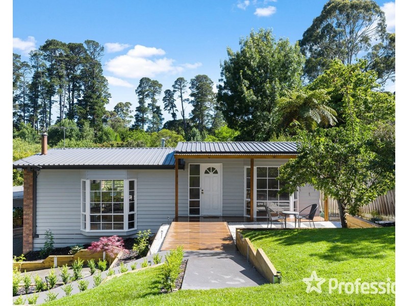 12 George Street, Mount Evelyn VIC 3796