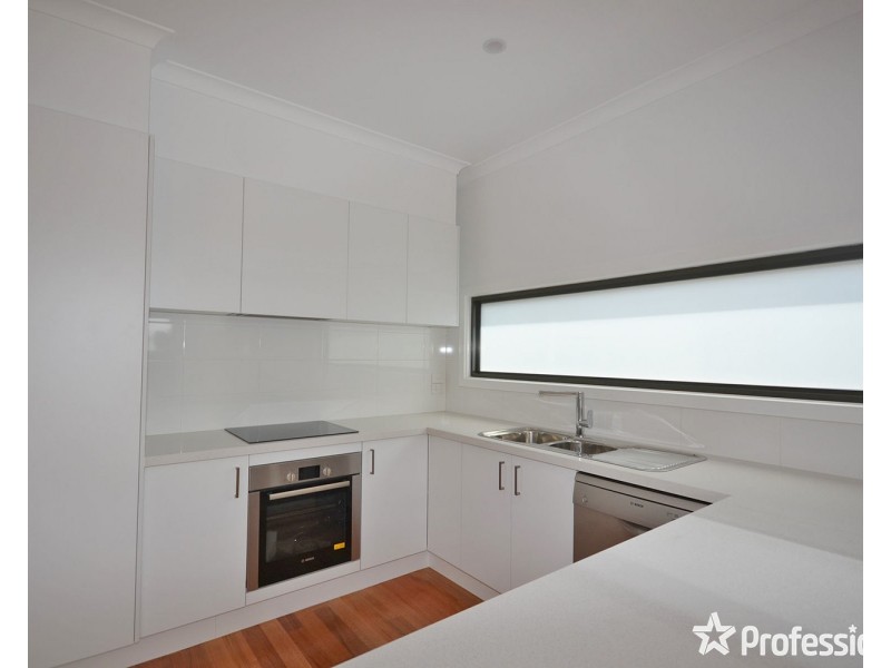 1 Floral Court, Mooroolbark VIC 3138