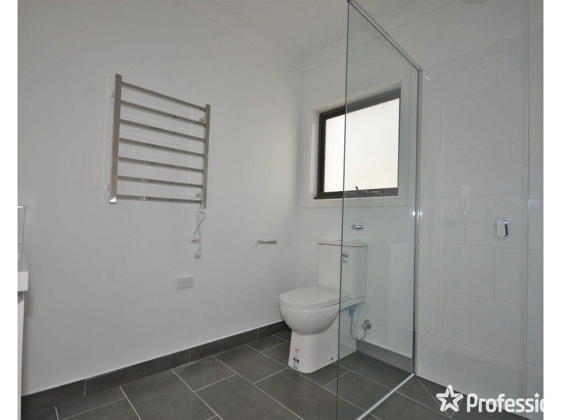 1 Floral Court, Mooroolbark VIC 3138