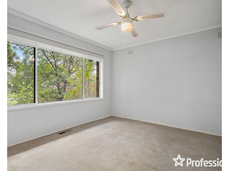 83 Dryden Concourse, Mooroolbark VIC 3138