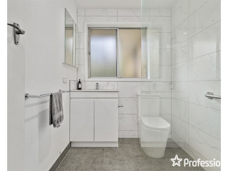 83 Dryden Concourse, Mooroolbark VIC 3138