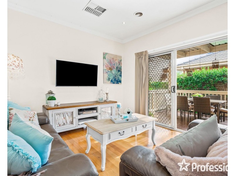 8 Greenville Street, Mooroolbark VIC 3138