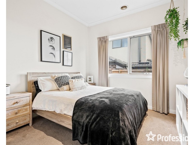 8 Greenville Street, Mooroolbark VIC 3138