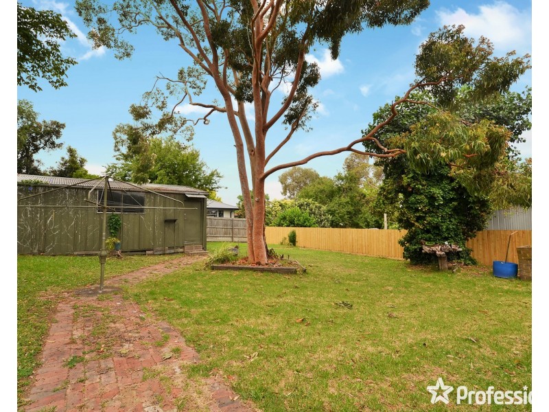 9 Neville Street, Mooroolbark VIC 3138