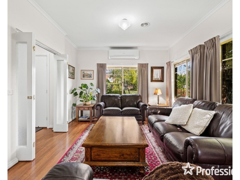 1 Tudor Drive, Mooroolbark VIC 3138