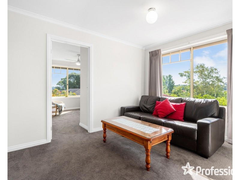 1 Tudor Drive, Mooroolbark VIC 3138