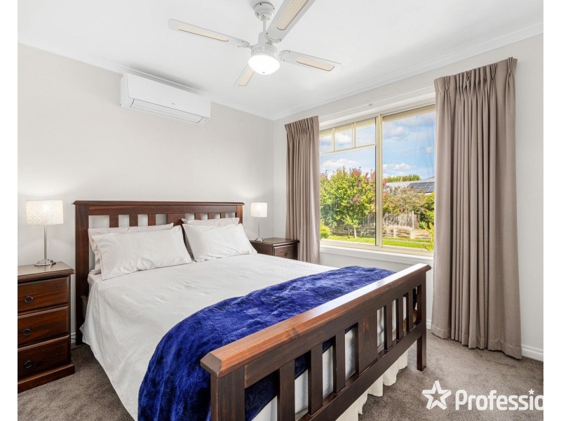 1 Tudor Drive, Mooroolbark VIC 3138