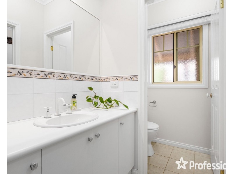 1 Tudor Drive, Mooroolbark VIC 3138