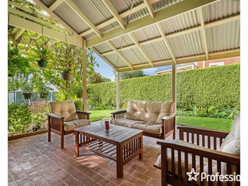 1 Tudor Drive, Mooroolbark VIC 3138