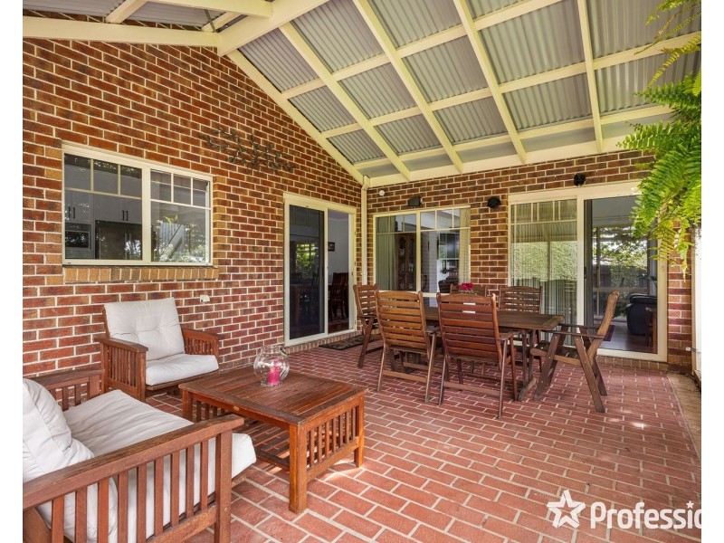 1 Tudor Drive, Mooroolbark VIC 3138