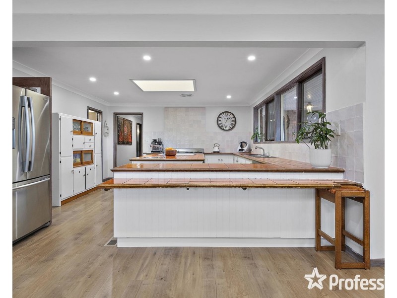97 Pine Road, Mooroolbark VIC 3138