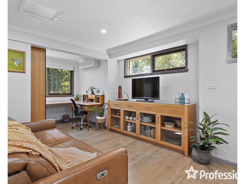 97 Pine Road, Mooroolbark VIC 3138