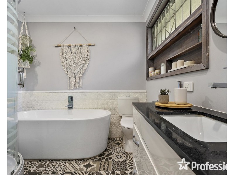 97 Pine Road, Mooroolbark VIC 3138