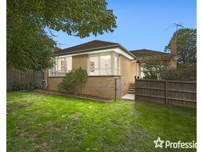 6 Ricky Court, Mooroolbark VIC 3138