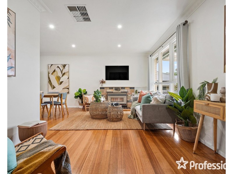 6 Ricky Court, Mooroolbark VIC 3138