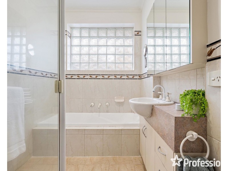 6 Ricky Court, Mooroolbark VIC 3138