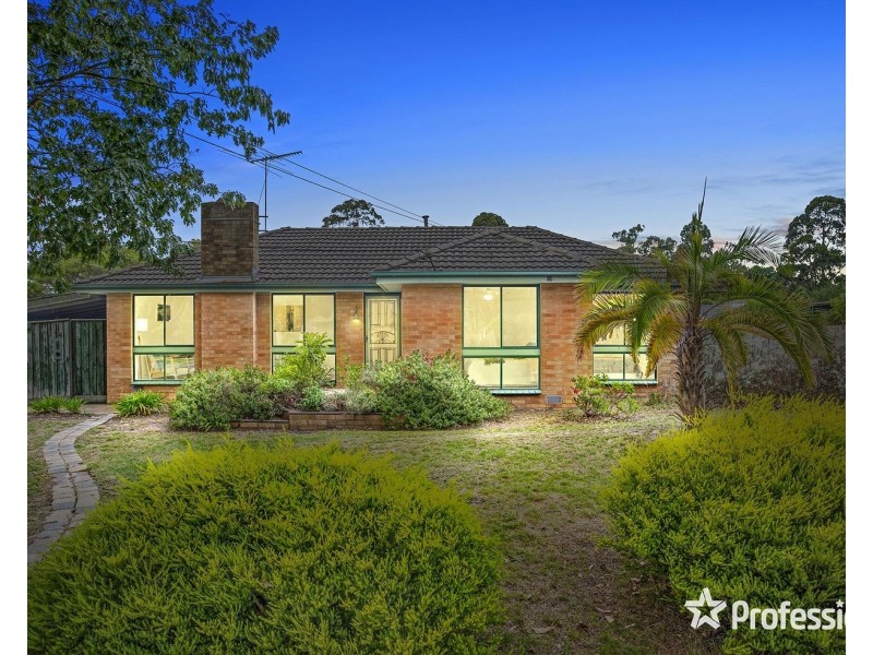 116 Esther Crescent, Mooroolbark VIC 3138