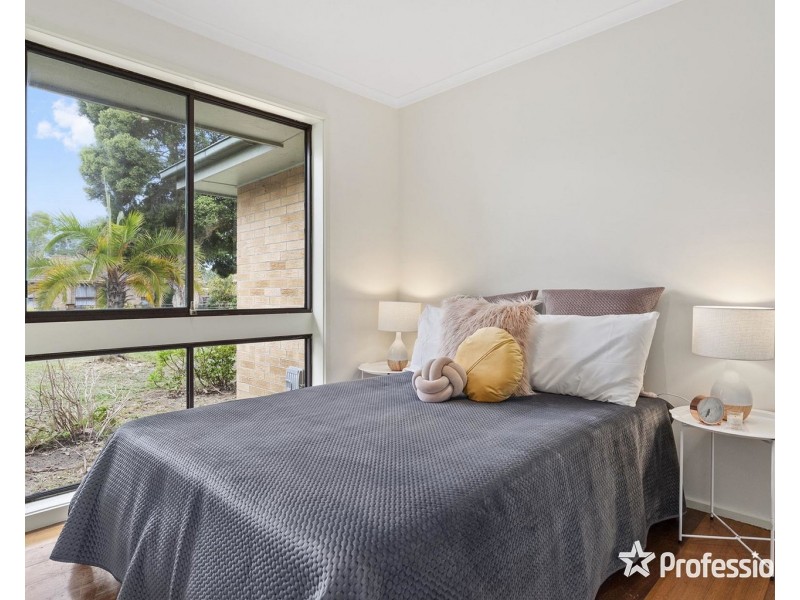 116 Esther Crescent, Mooroolbark VIC 3138