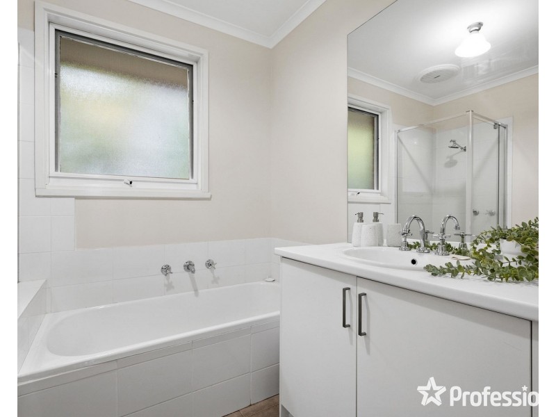 22 Ellis Road, Yarra Glen VIC 3775