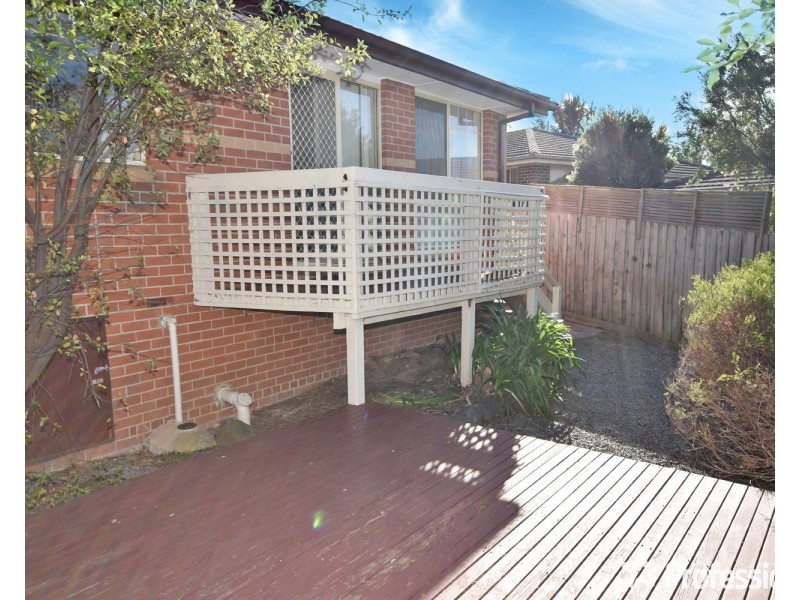 1/8 Felix Grove, Mooroolbark VIC 3138